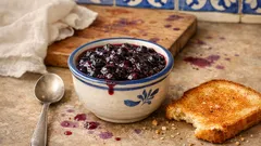 Compota de mirtilos com mel e chia: pronta em 10 minutos e com textura cremosa