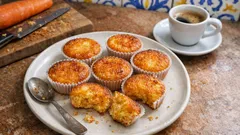 Queijadinhas de cenoura e coco: húmidas e douradas, perfeitas para o café