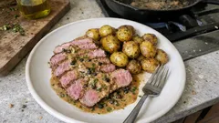 Naco de vitela pascal com batatinhas assadas — suculento e com molho rápido