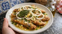 Carapaus alimados à portuguesa: fritos e marinados, ainda melhores no dia seguinte