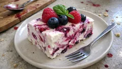 Semifrio silvestre de frutos vermelhos: cremoso, leve e perfeito para fazer com antecedência