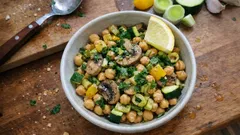 Grão-de-bico salteado com legumes: a receita rápida para aproveitar sobras (30 min)