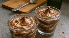 Creme marmoreado de 2 chocolates: duas mousses em taças, sem forno e bem fresco