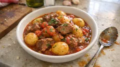 Vitela estufada com batatinhas na panela de pressão: carne tenra e molho rico