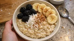 Papas de aveia com coco e fruta: cremosas, aromáticas e prontas sem complicações