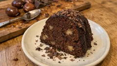 Bolo de chocolate com castanhas: húmido, intenso e fácil de fazer em casa