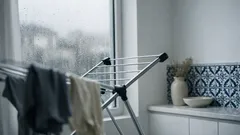 Como secar roupa dentro de casa sem aumentar a humidade e a condensação