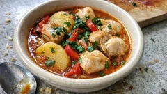 Caldeirada de congro à moda dos Açores: um tacho só e um caldo mesmo rico