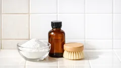 Bicarbonato e peróxido de hidrogénio: a mistura caseira que limpa manchas e maus cheiros