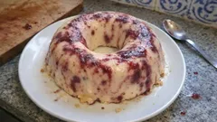 Bavaroise de ameixas: sobremesa fresca e cremosa para fazer com antecedência