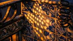 Como transformar uma lata de pêssego num candeeiro decorativo para a casa