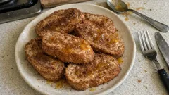 Rabanadas no forno light com molho de laranja: uma versão mais leve do clássico de Natal