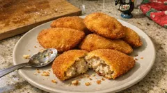 Rissóis de atum caseiros: massa fina e recheio cremoso, prontos para qualquer lanche