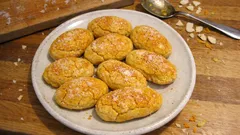 Broas castelares de batata-doce e amêndoa: húmidas, douradas e com sabor a Natal