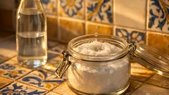 Bicarbonato e vinagre: quando misturar, quando separar e como limpar melhor em casa