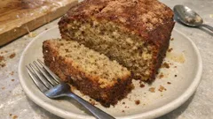 Bolo de banana húmido e fofo: a receita simples para aproveitar bananas bem maduras