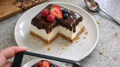 Semifrio de natas e chocolate: cremoso, firme e perfeito para fazer de véspera