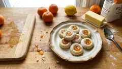 Bolachas de tangerina amanteigadas com doce de laranja — prontas em cerca de 12 minutos