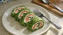 Torta de espinafres e salmão fumado: fresca, elegante e fácil de fazer