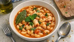 Tiras de pota com massa caldosa: o truque do caldo que dá mais sabor