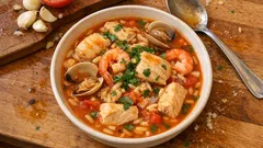 Massada de peixe à setubalense: malandrinha, aromática e perfeita para partilhar