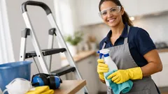 Nova lei na Califórnia reforça a segurança no trabalho das empregadas domésticas a partir de julho de 2025