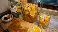 Ponche de Natal em jarra: cítrico, aromático e fácil de preparar com antecedência