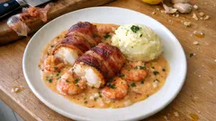 Tamboril com bacon no forno e molho de marisco cremoso — fica sempre suculento