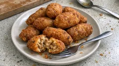 Bilharacos de alheira leves e dourados: petisco rápido para entradas e festas