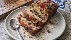 Bolo de frutas caseiro: húmido, aromático e simples de preparar