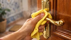 Porque muita gente em Portugal está a passar vinagre branco na porta de entrada