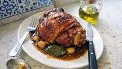 Lacão assado no forno: coze primeiro, assa depois e fica mesmo tenro