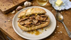 Bifanas de Vendas Novas: a sandes suculenta com molho de alho e vinho branco