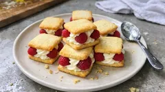Bolachas recheadas com queijo-creme e limão: crocantes por fora, cremosas por dentro