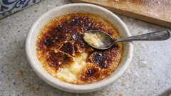 Leite-creme de Serafim: bem cremoso, com canela e uma crosta de açúcar estaladiça