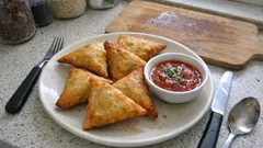 Chamuças caseiras de carne: massa fina e recheio bem apurado, sempre estaladiças