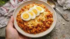 Bacalhau de Páscoa no robot de cozinha: gratinado no forno com batata palha e ovos