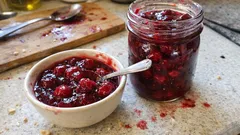 Compota de cerejas caseira: 3 ingredientes e ponto certo (sem complicações)