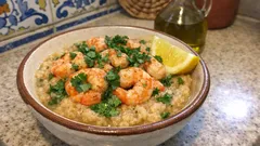 Açorda de gambas cremosa com pão de véspera — simples, rápida e cheia de sabor