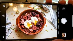 Feijoada saloia com ovos escalfados: reconfortante e bem apurada no tacho