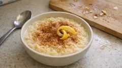 Aletria com leite cremosa: a receita tradicional de Natal com limão e canela