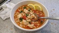 Massada de peixe bem caldosa: o truque para a massa ficar no ponto